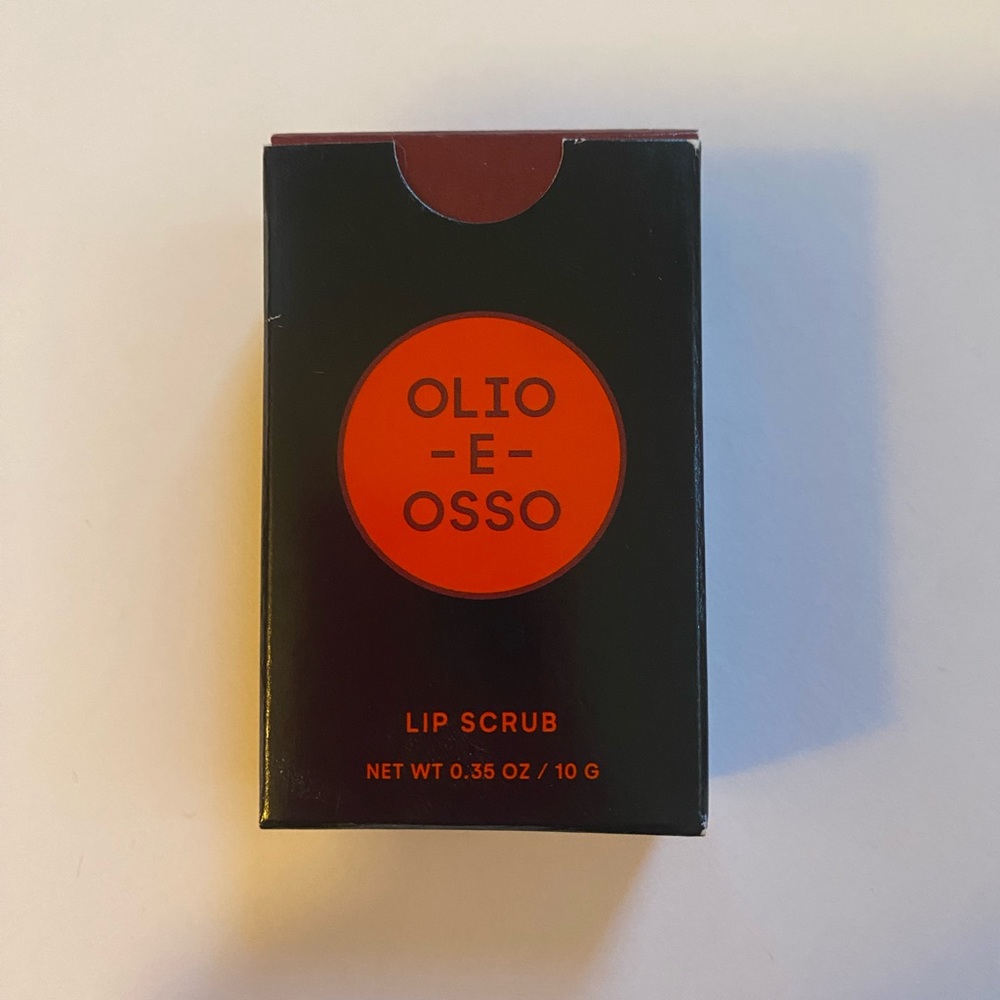 NWT Olio E Osso Lip Scrub